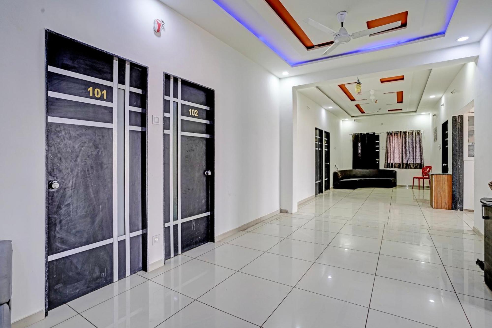 Hotel O White Palace Hotel Rajkot Exterior photo